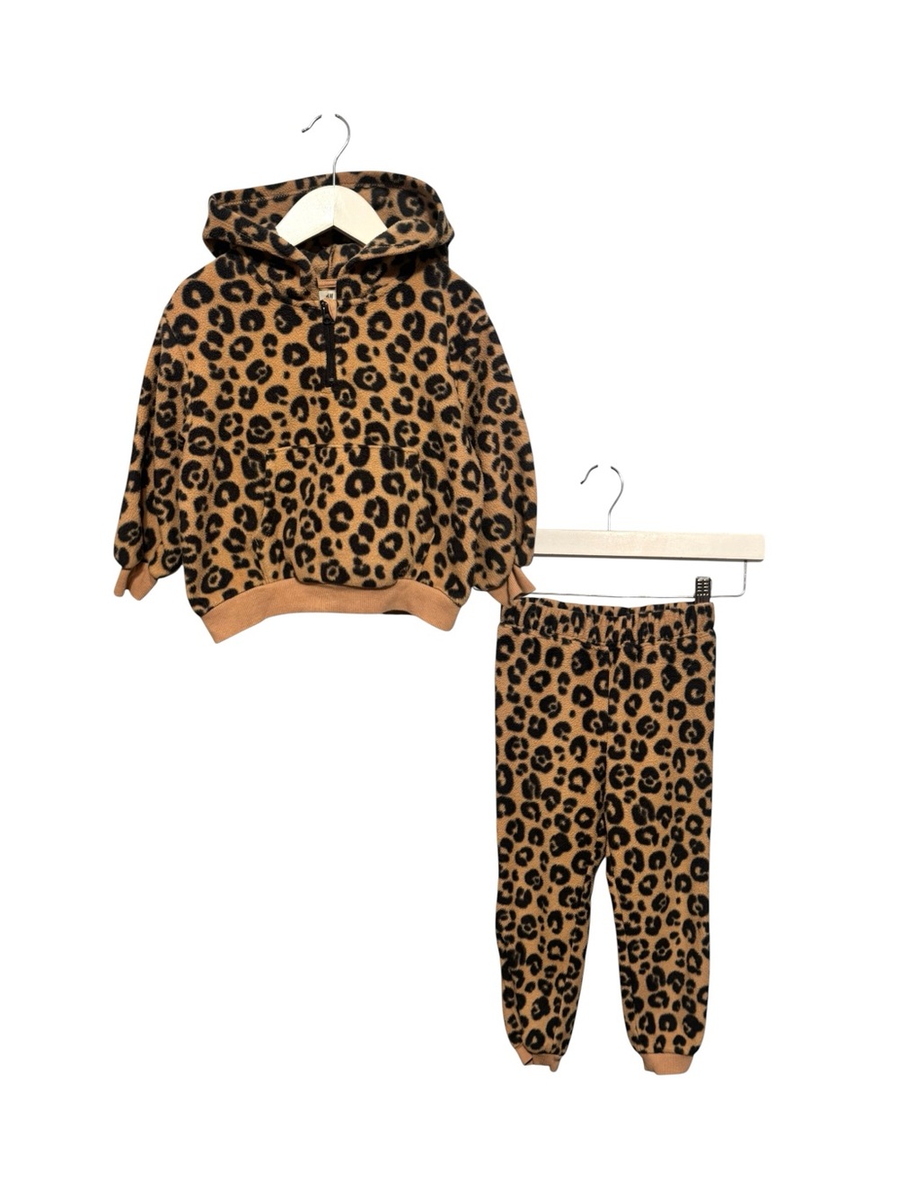 ⭐️ 5/$30 H&M Kids Fleece Matching Set size 3T